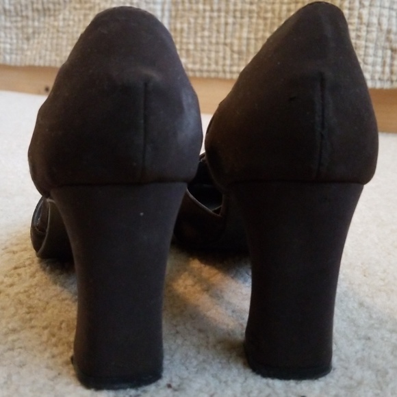 Heels - Picture 2 of 3